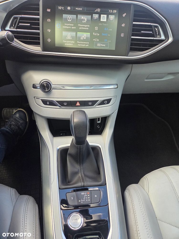 Peugeot 308 1.2 PureTech Allure S&S - 22