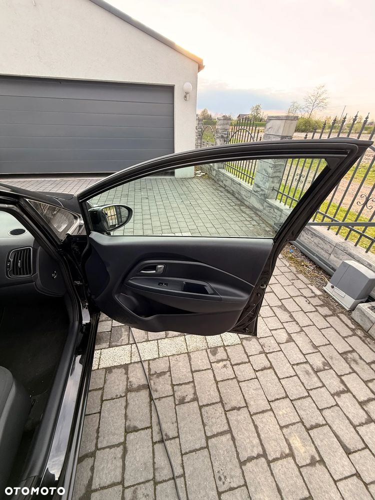 Kia Rio - 15