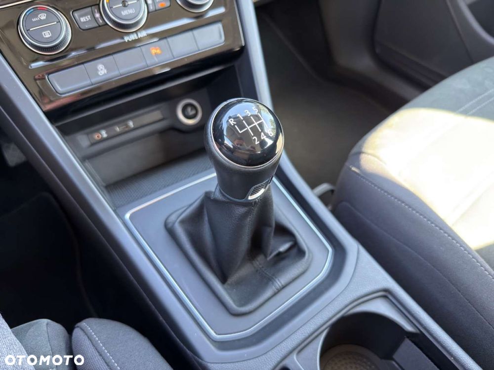 Volkswagen Touran - 30