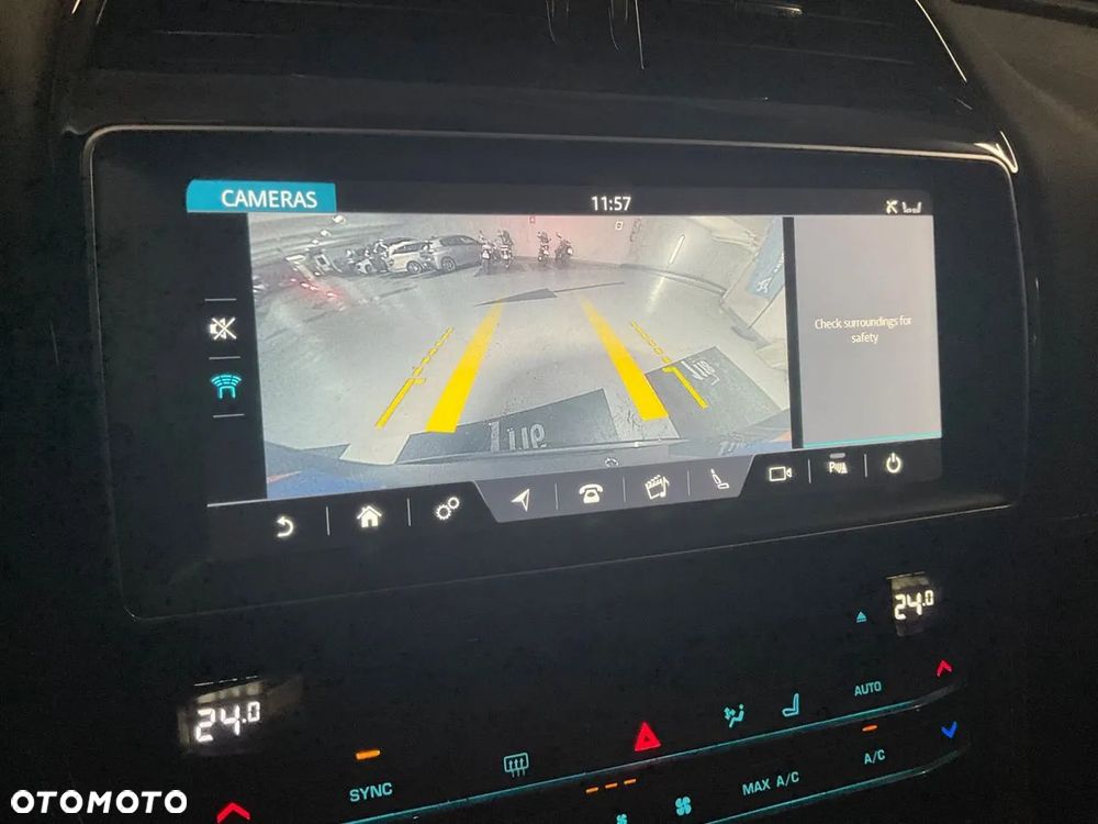 Jaguar F-Pace 2.0 i4D AWD R-Sport - 13