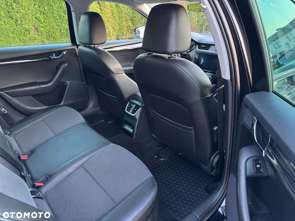 Skoda Octavia 2.0 TDI SCR 4x4 Style DSG - 13