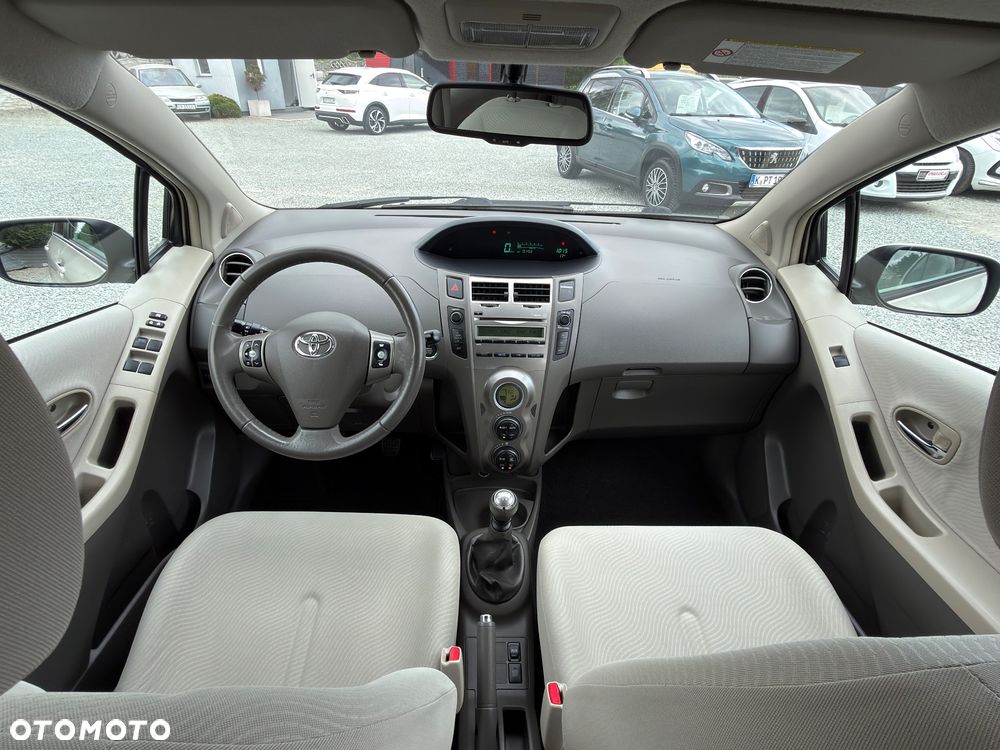 Toyota Yaris 1.33 Prestige - 12