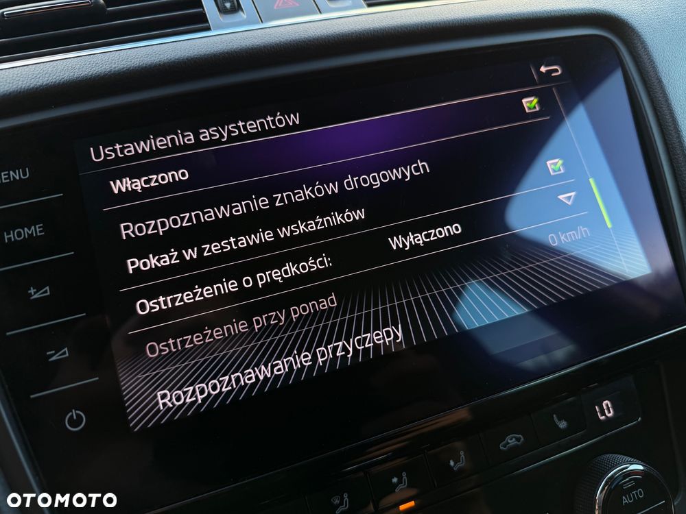 Skoda Octavia 2.0 TSI RS Challenge 245 DSG - 38