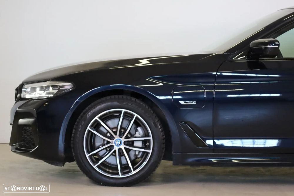 BMW 530 e Pack Desportivo M - 13
