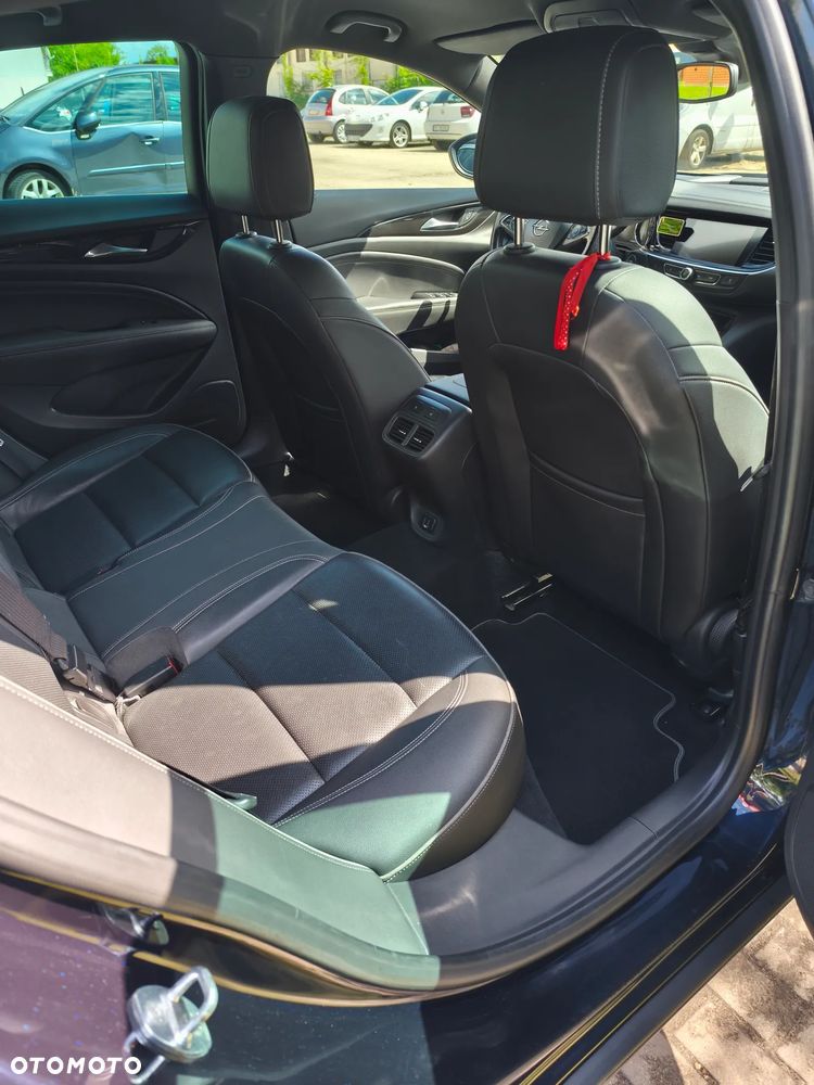 Opel Insignia 2.0 CDTI S&S - 11