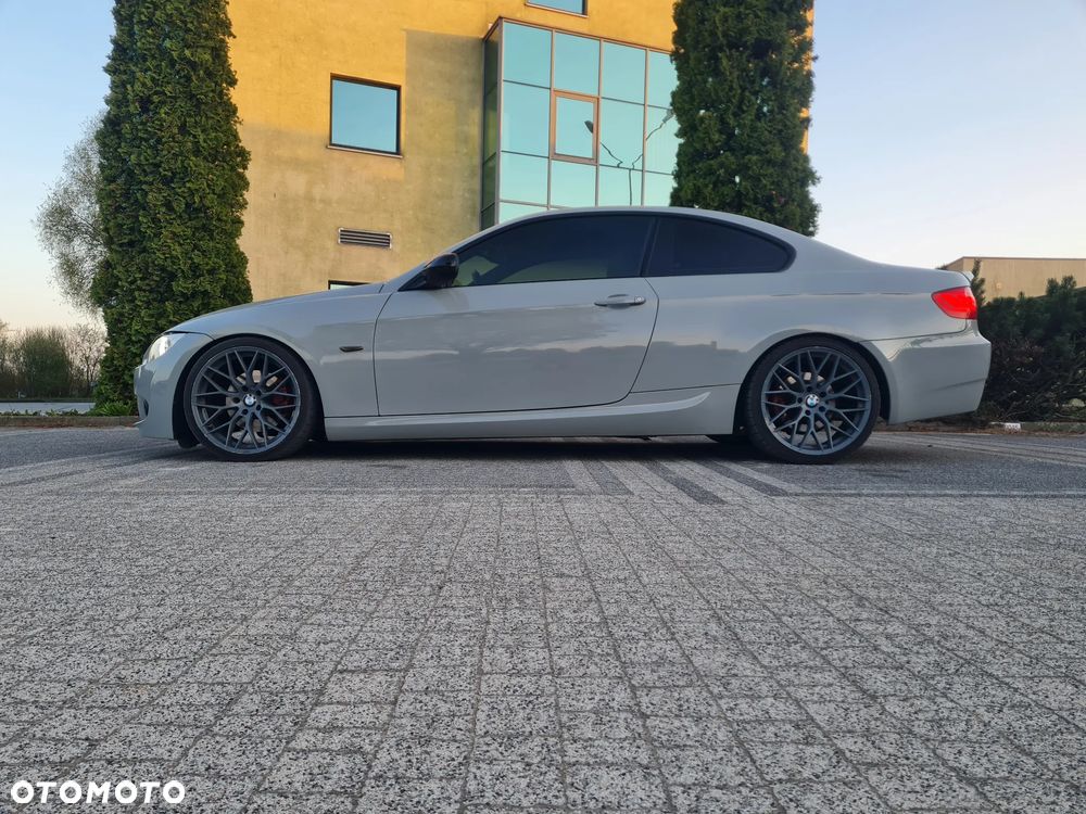 BMW Seria 3 320d DPF M Sport Edition - 3