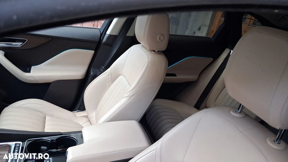 Jaguar F-Pace 20d AWD Aut. Portfolio - 33