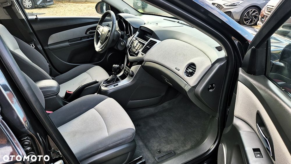Chevrolet Cruze 1.6 LS - 34