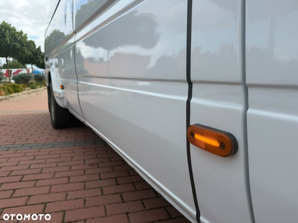 Mercedes-Benz Sprinter - 7