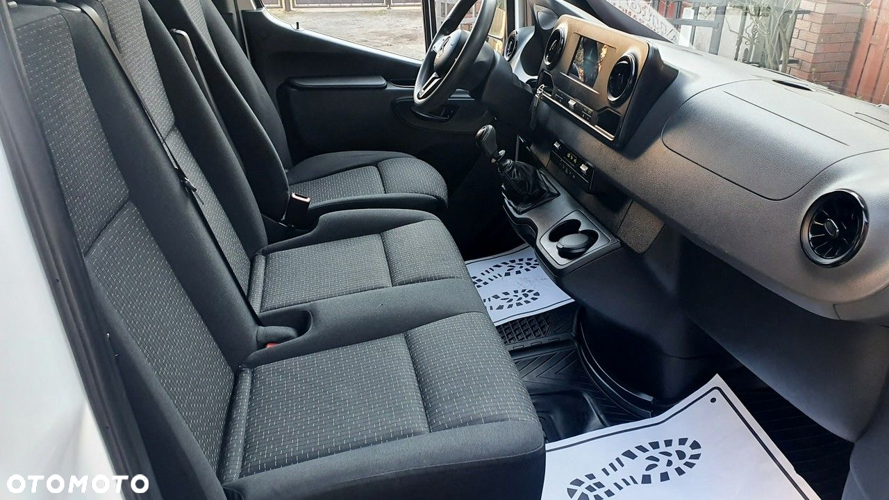 Mercedes-Benz Sprinter - 24