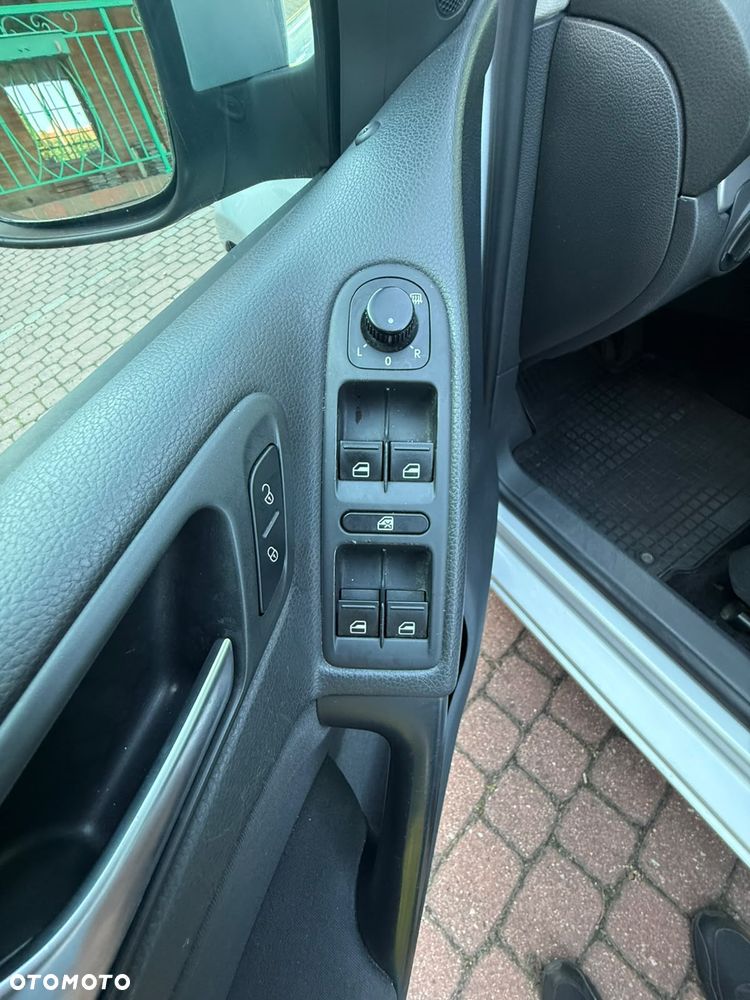 Volkswagen Golf - 24