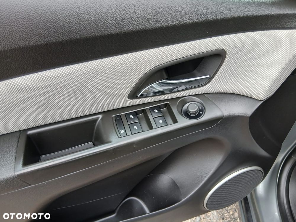 Chevrolet Cruze 1.8 LT+ - 16