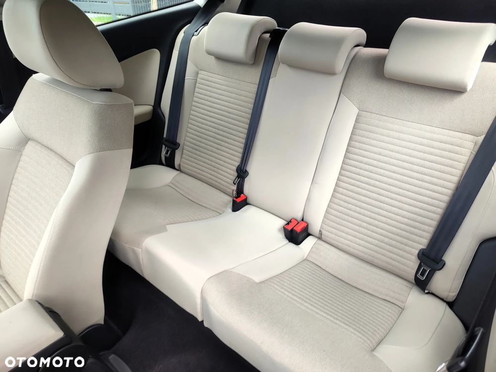 Volkswagen Polo - 15