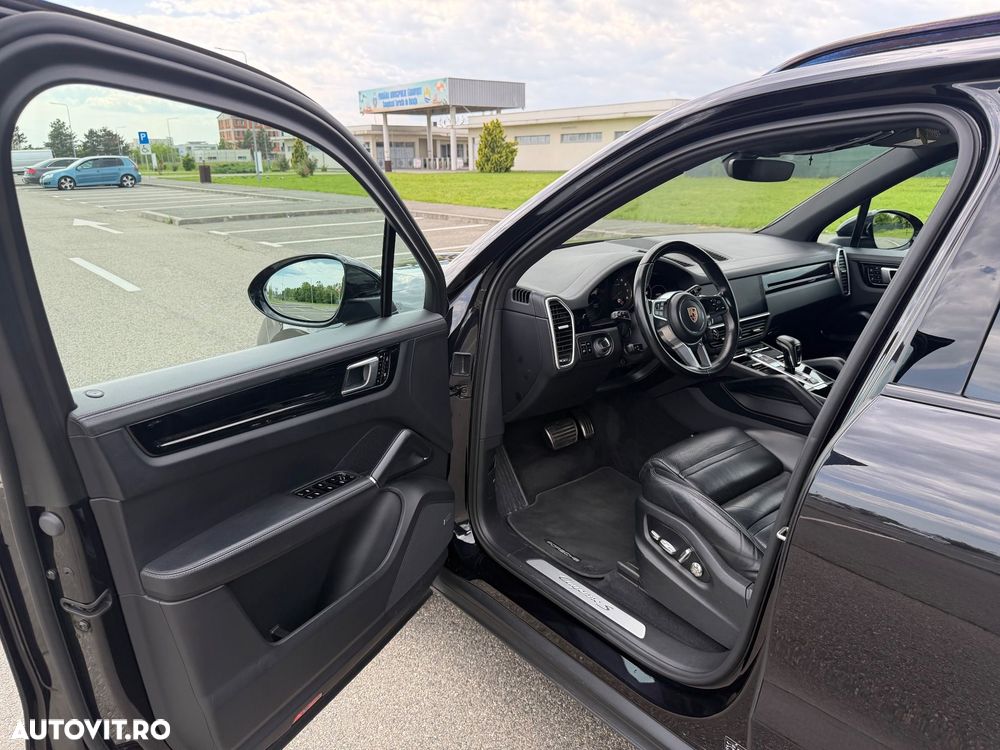 Porsche Cayenne S - 8