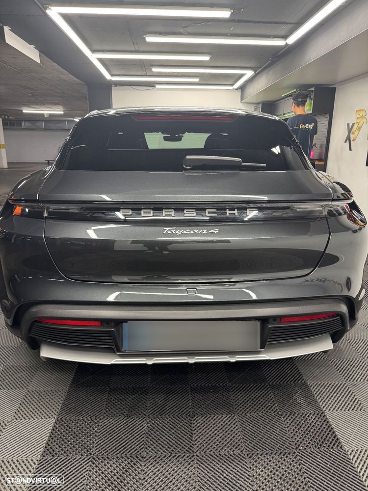 Porsche Taycan Cross Turismo 4 - 17