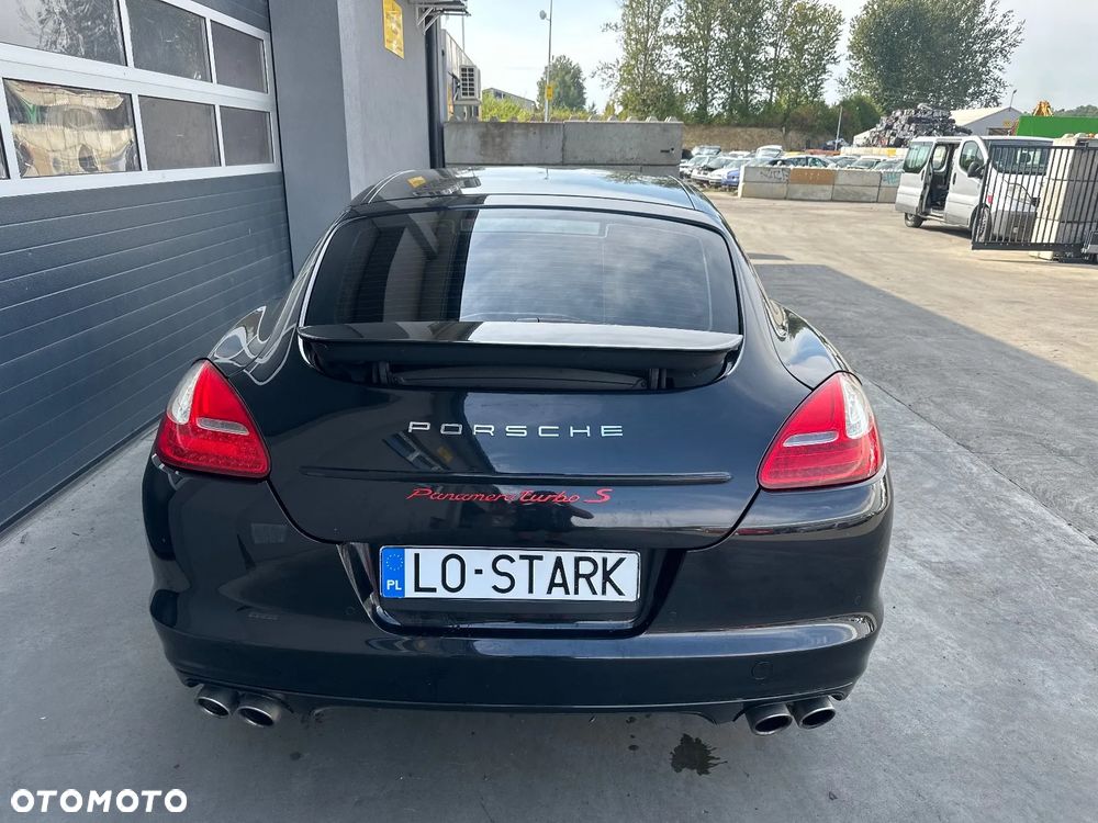 Porsche Panamera 4S - 3