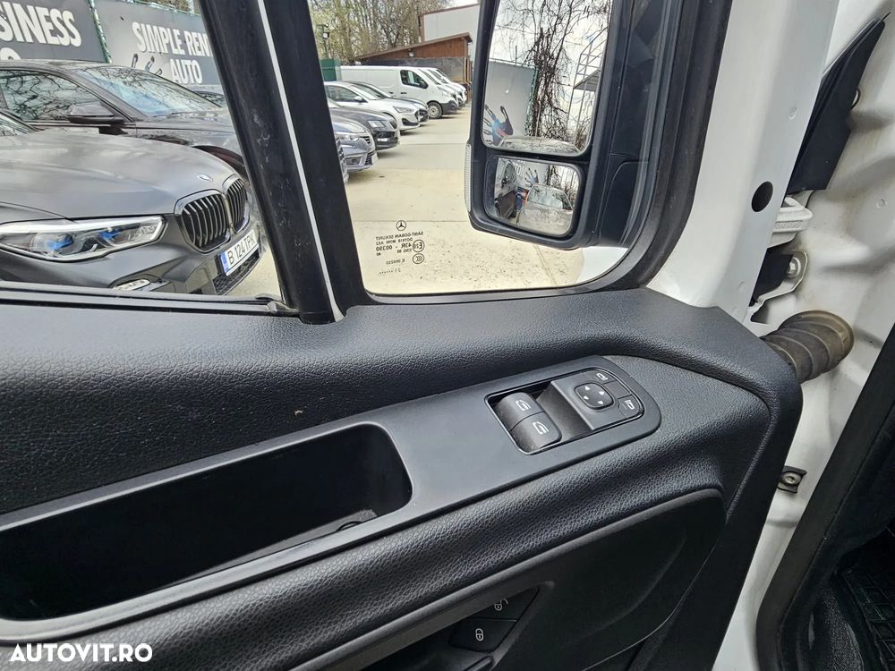 Mercedes-Benz Sprinter - 11