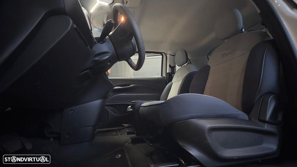 Fiat 500e 3 + 1 42kWh Icon - 40