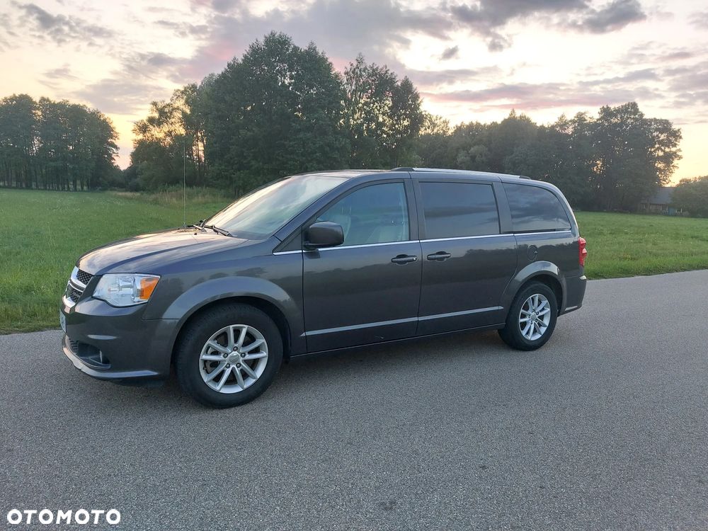 Dodge Grand Caravan - 5