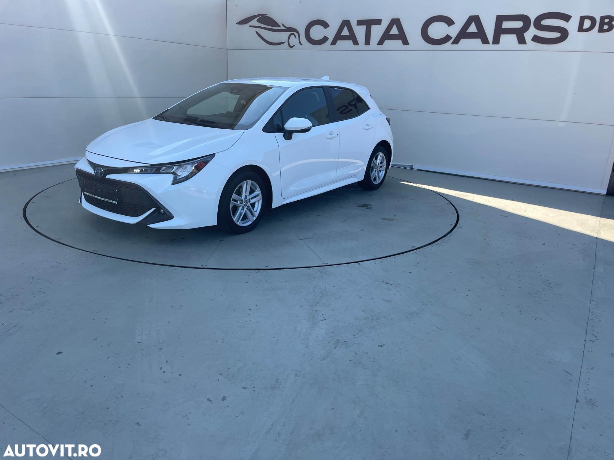 Toyota Corolla 1.8 Hybrid Comfort - 4