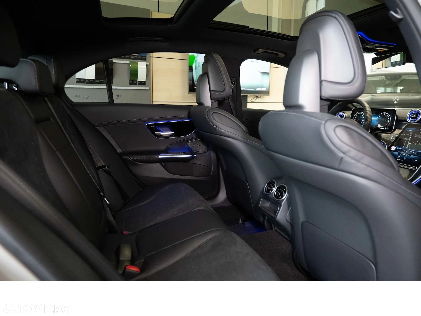 Mercedes-Benz C 300 e 4Matic 9G-TRONIC AMG Line - 18