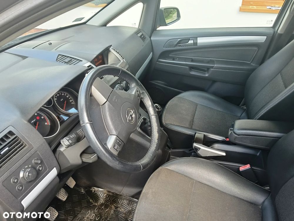 Opel Zafira - 8
