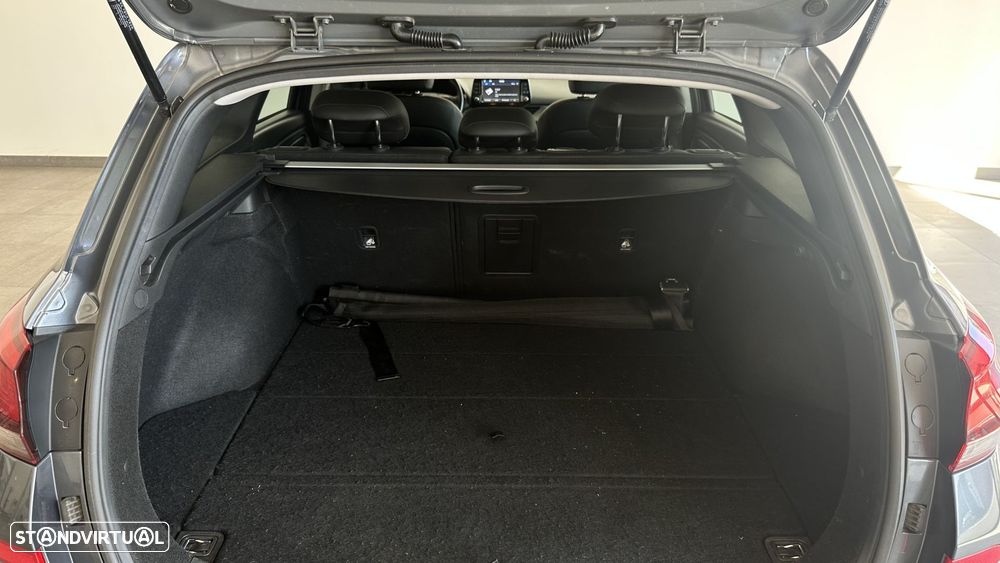 Hyundai i30 1.6 CRDI Comfort+Navi - 3