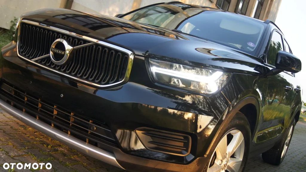 Volvo XC 40 T2 Momentum Core - 1