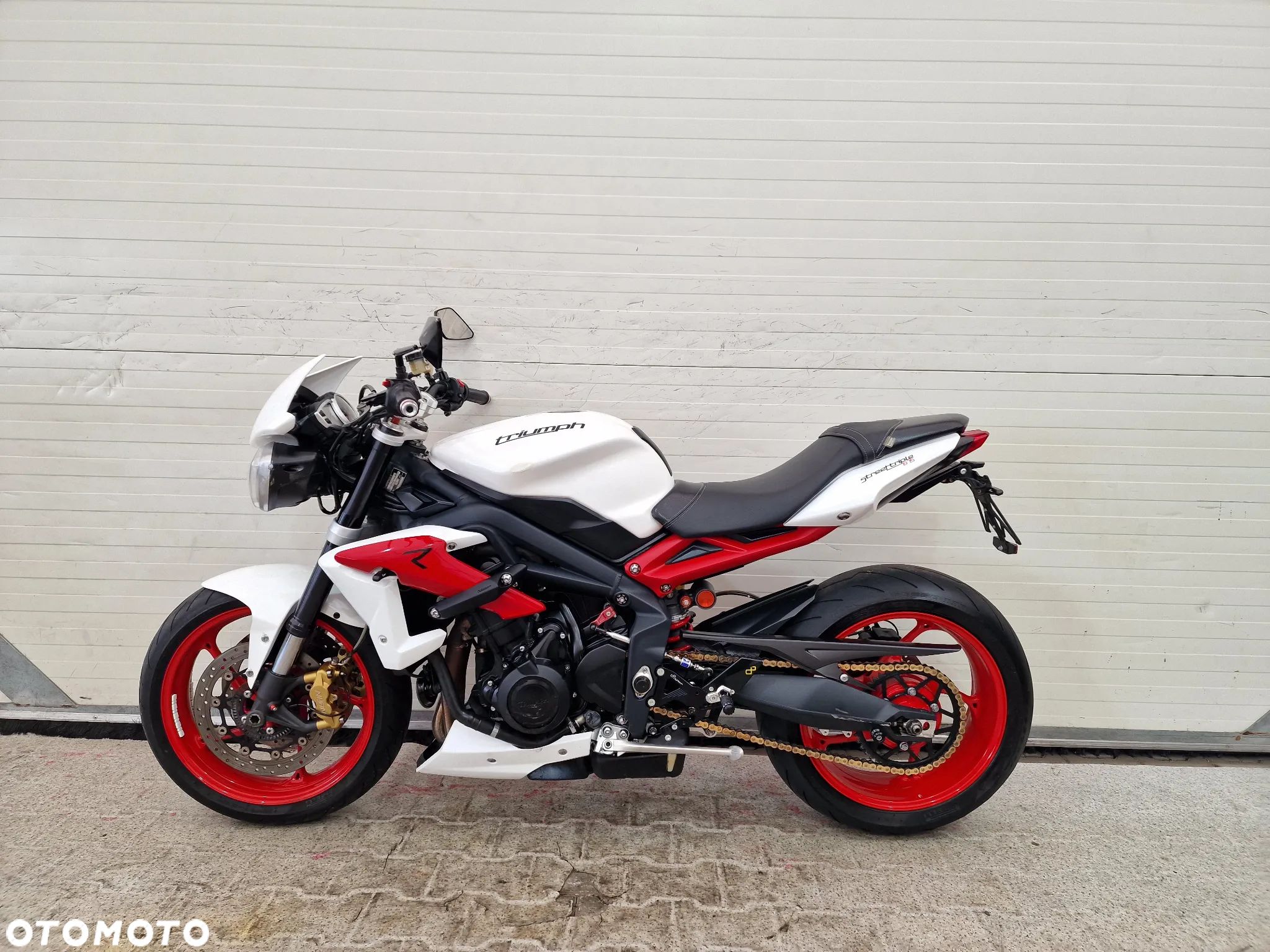 Triumph Street Triple - 1