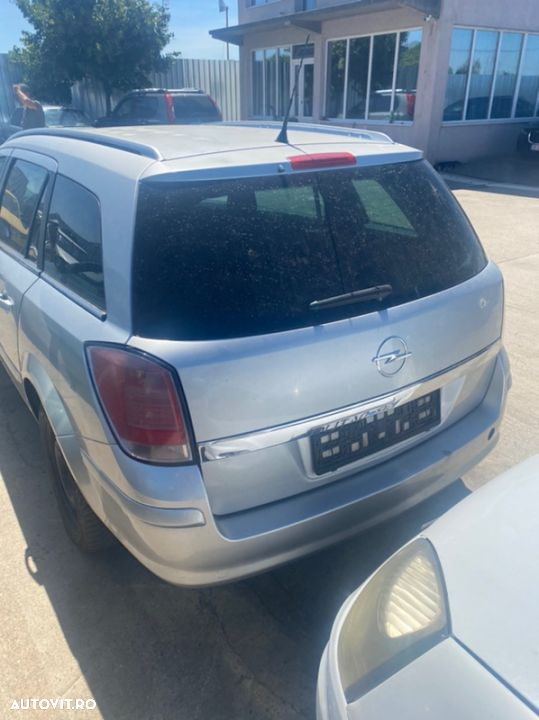 Dezmembrez Opel asta H - 4