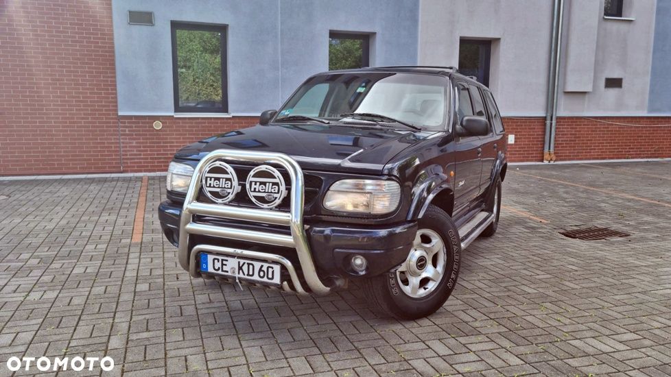 Ford Explorer - 1