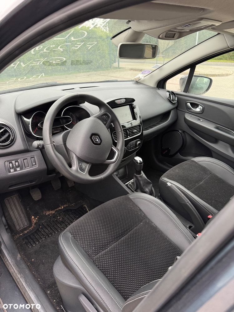 Renault Clio - 9