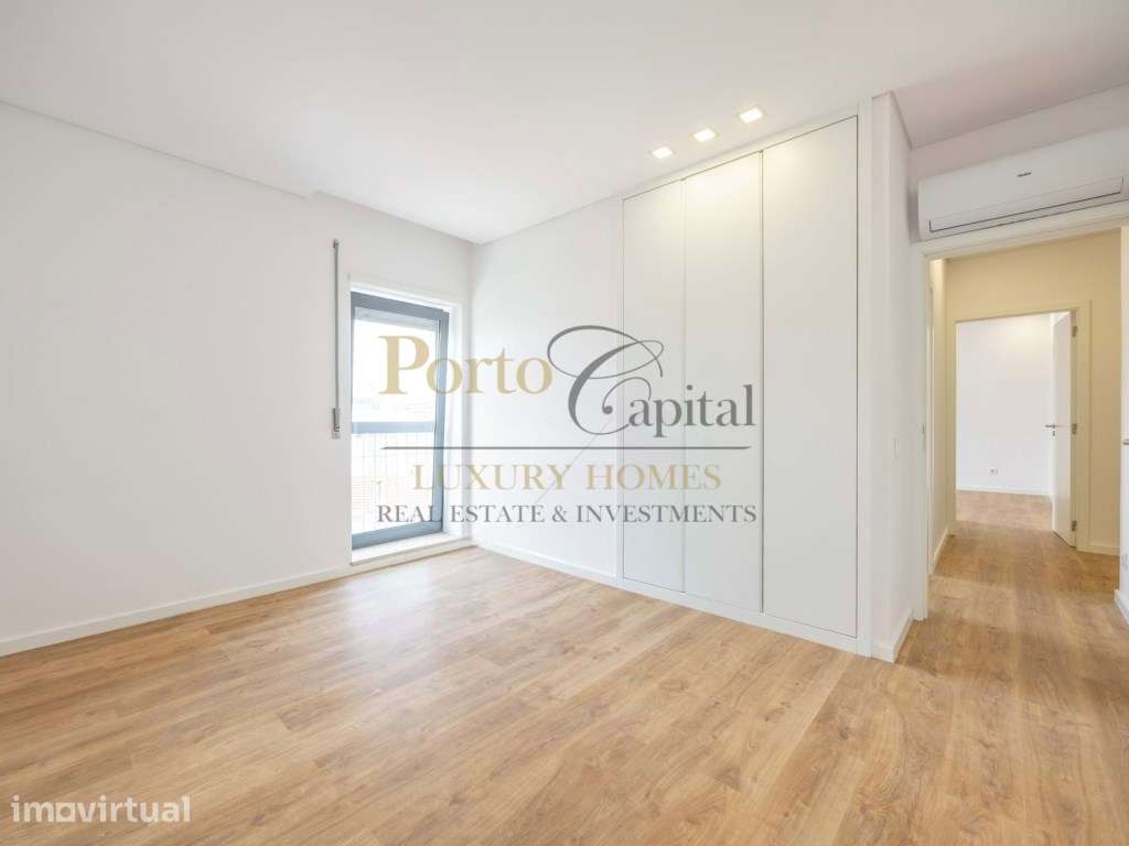 VENDE-SE APARTAMENTO T4 RENOVADO NA BOAVISTA - Grande imagem: 3/38