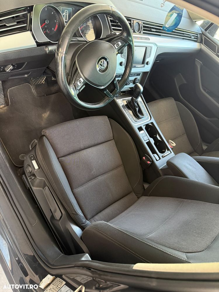 Volkswagen Passat 2.0 TDI DSG Comfortline - 9