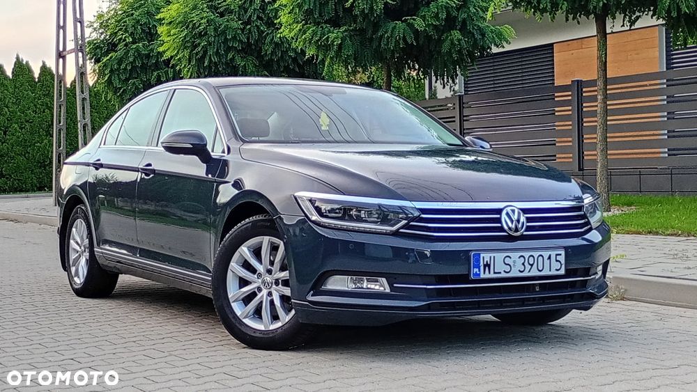 Volkswagen Passat - 1