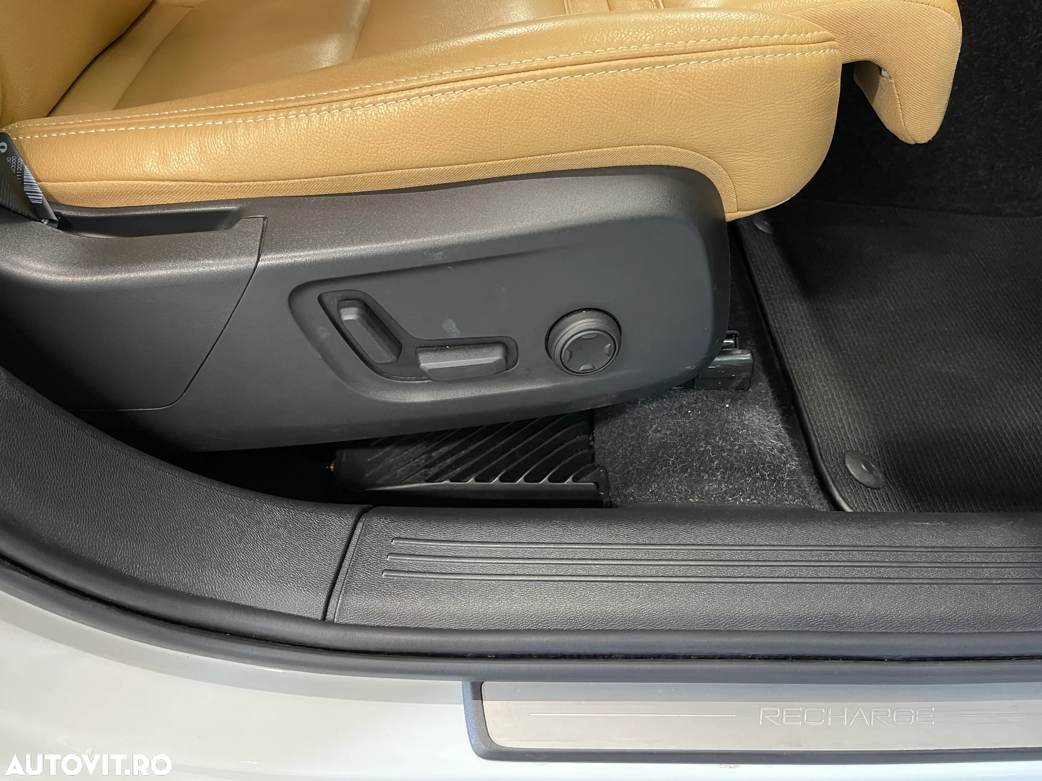 Volvo XC 40 Recharge T5 Twin Engine AT7 Inscription - 25