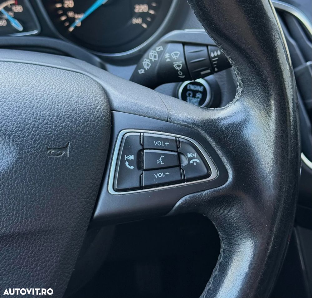 Ford Focus 1.5 Ecoboost Titanium Business - 25