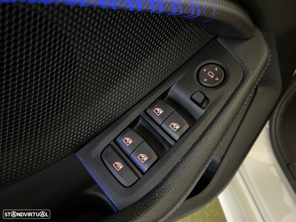 BMW 116 d Pack Desportivo M - 36