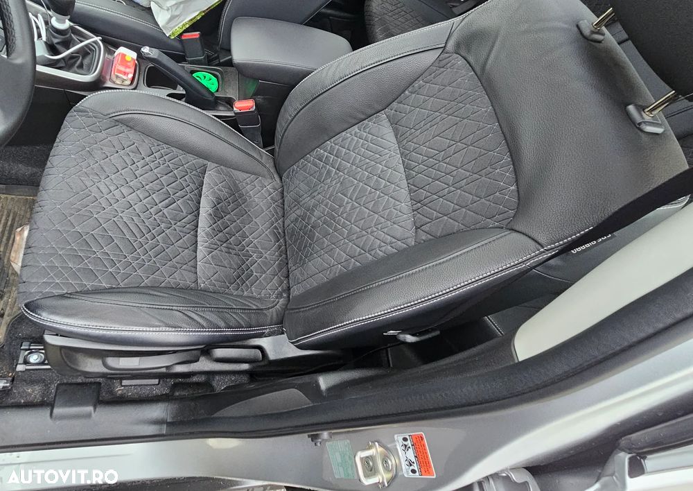 Suzuki Vitara 1.4 Boosterjet MHEV Luxus - 15