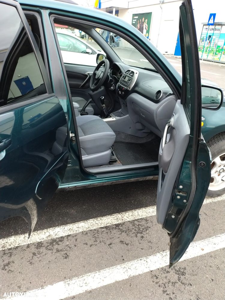 Toyota RAV4 D-4D 4x4 - 11