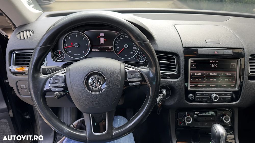Volkswagen Touareg 3.0 V6 TDI BMT - 25