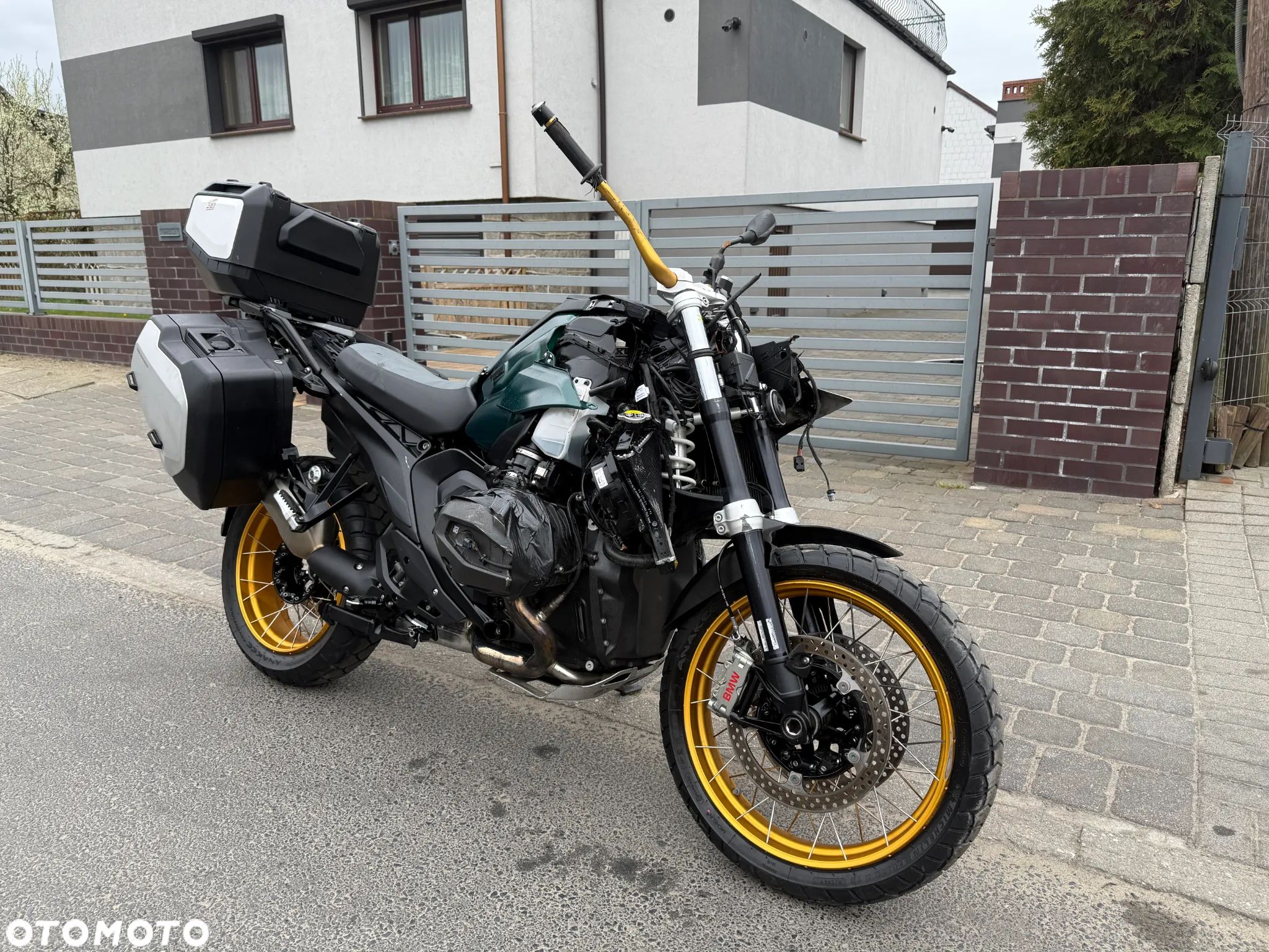BMW R - 1