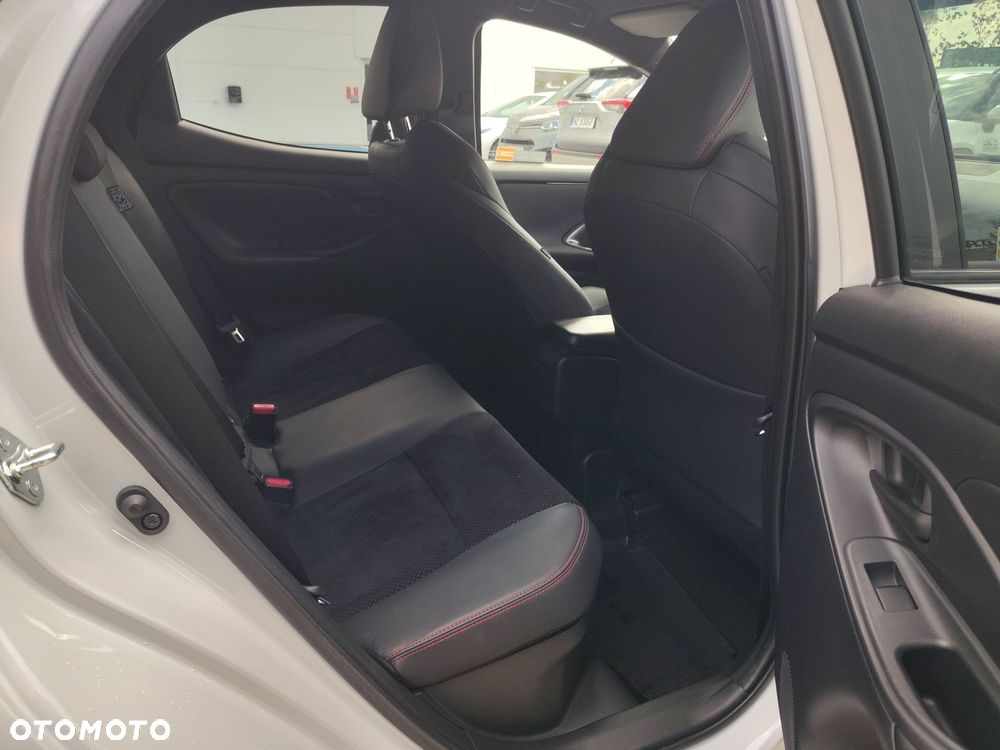 Toyota Yaris - 10