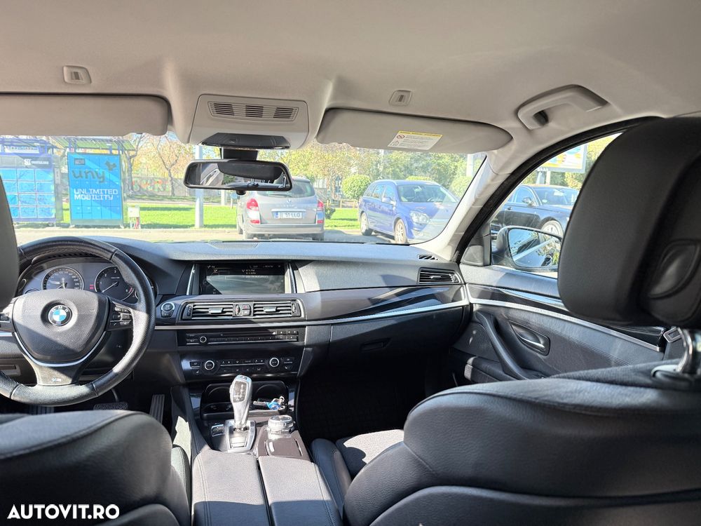 BMW Seria 5 525d xDrive - 11