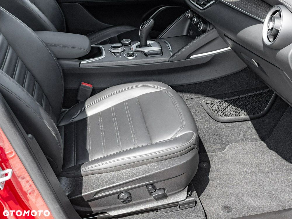 Alfa Romeo Stelvio 2.0 Turbo TI Q4 - 32