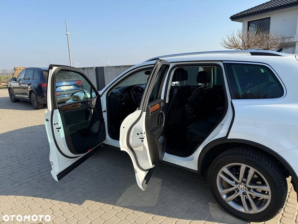Volkswagen Touareg 3.0 V6 TDI BMT Perfectline R-Style - 12