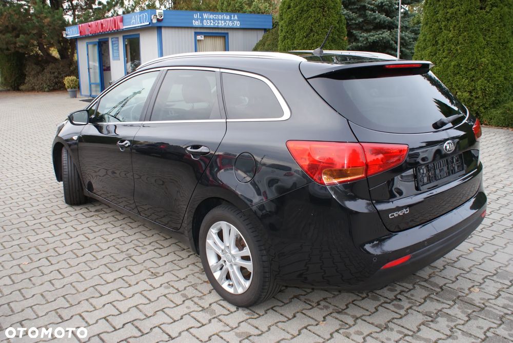 Kia Ceed - 11