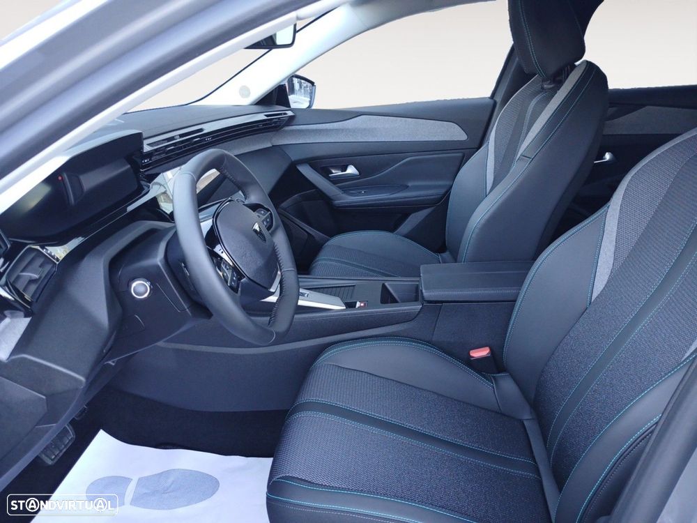 Peugeot 408 - 9
