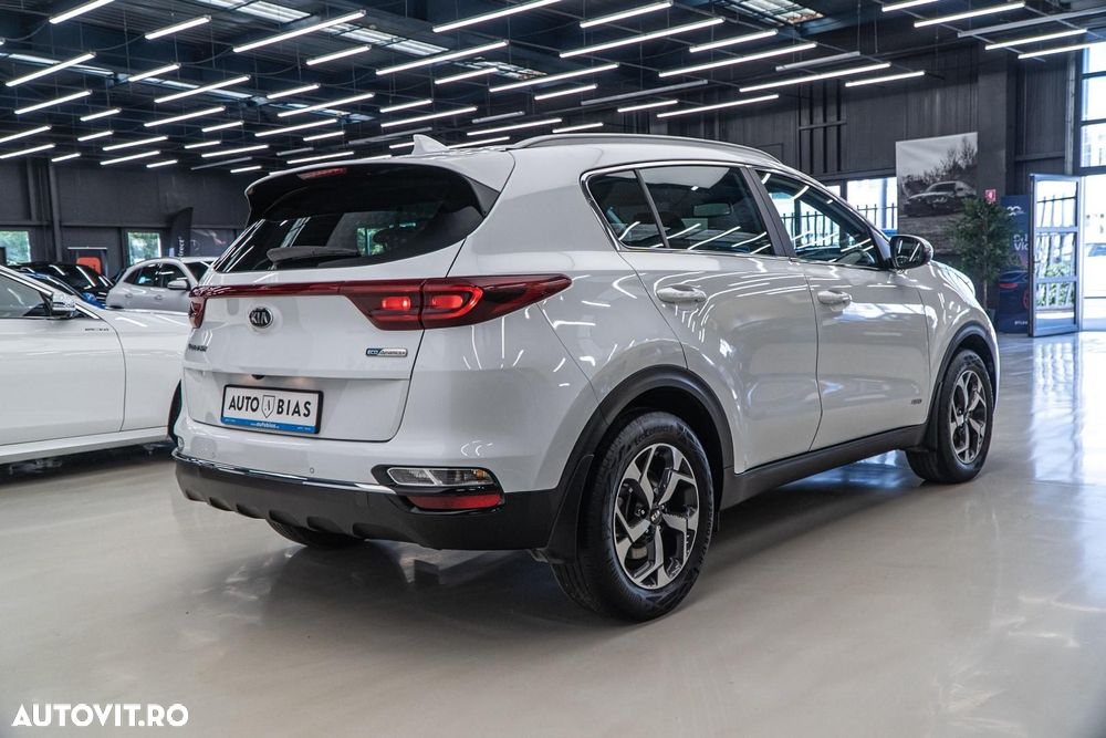 Kia Sportage 1.6 CRDI AWD Eco-Dynamics+ (48V M-H) DCT PLATINUM - 8