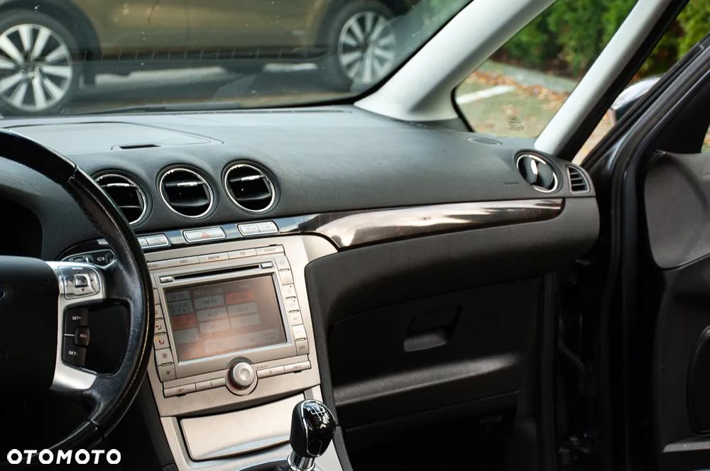 Ford Galaxy 2.0 TDCi Ghia - 38